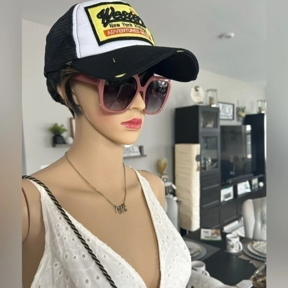 โจNWT Mauve Blush Pink Statement Oversized square framed sunglasses ๐ sunshades - Picture 11 of 14